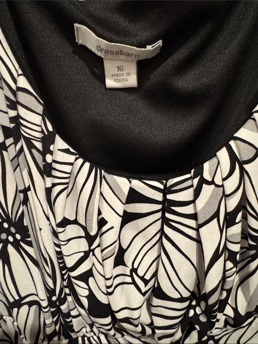 Black & White Floral Sleeveless Dress - Picture 4 of 5